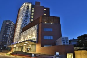 Acıbadem Ankara Hospital, exterior at night